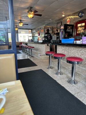 Lindy's Diner by null