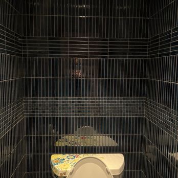 Roshambo - hand painted toilet - Breakfast & Brunch Near Me - Atlanta, Georgia