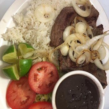 Suzy B - Steak Smothered in onios w/ Rice, Beans & salad Bistec Encebollado c/ Arroz, Frijoles y ensalada - Salvadoran Near Me - Belle Glade, Florida Suzy B - Steak Smothered in onios w/ Rice, Beans & salad Bistec Encebollado c/ Arroz, Frijoles y ensalada - Salvadoran Near Me - Belle Glade, Florida