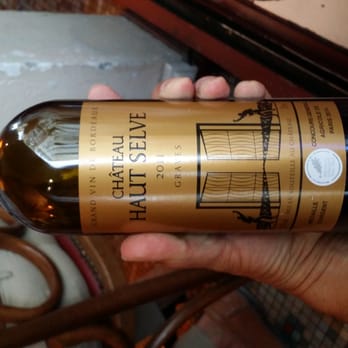 Le P'tit Canon - Nice bottle of red wine - French Near Me - Paris, 75 Le P'tit Canon - Nice bottle of red wine - French Near Me - Paris, 75