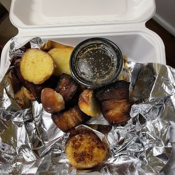 Common Restaurant  - Pork belly sliders - Cocktail Bars Near Me - Savannah, Georgia