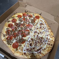 Slice in The Middle - Half Meat Lovers half chicken bacon ranch