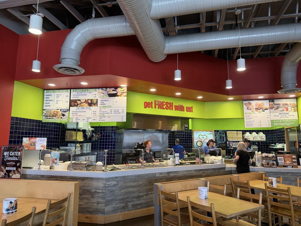 Salsarita's Fresh Mexican Grill