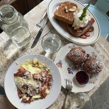 Sideboard - Danville - Breakfast mac and cheese - Comfort Food Near Me - Danville, California