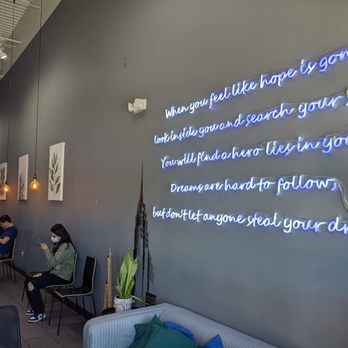 Bestea & The Loop Cake - people sitting at tables - Bubble Tea Near Me - Gainesville, Florida