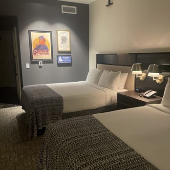 The Wilbur Lititz, Tapestry Collection by Hilton - Two Queen room - Hotels Near Me - Lititz, Pennsylvania The Wilbur Lititz, Tapestry Collection by Hilton - Two Queen room - Hotels Near Me - Lititz, Pennsylvania