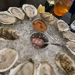 Jolie Rogers Raw Bar - Dozen mixed oysters
