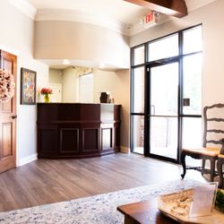 Price & Associates Family Dentistry - Lobby, front desk, and front entrance