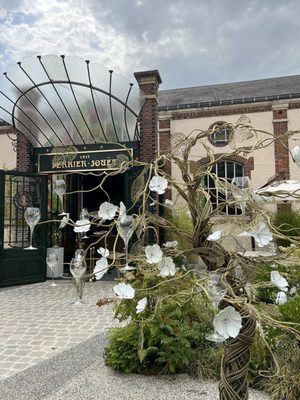 Perrier-Jouet by null