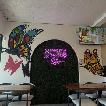 Madres Brunch - Coffee & Tea Near Me - Rancho Cucamonga, California