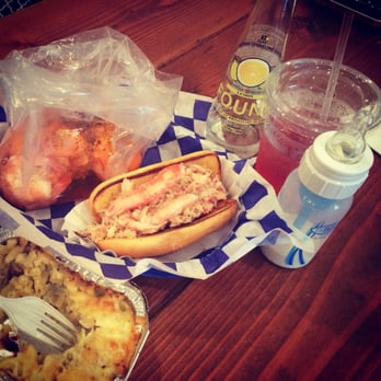 The Crabby Shack - Mac & cheese, shrimp n crab roll - Seafood Near Me - Brooklyn, New York