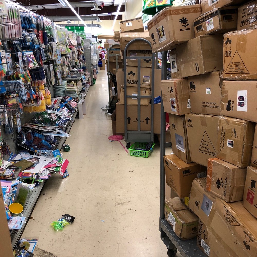 Dollar Tree - Gift wrap/Party supplies aisle - Discount Store Near Me - Savannah, Georgia Dollar Tree - Gift wrap/Party supplies aisle - Discount Store Near Me - Savannah, Georgia