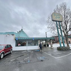 Peter's Cafe - Front of the restaurant
