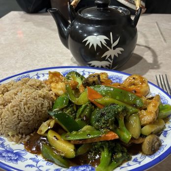 Double Yummy - a plate of stir fried vegetables and rice - Chinese Near Me - Spring Hill, Florida Double Yummy - a plate of stir fried vegetables and rice - Chinese Near Me - Spring Hill, Florida