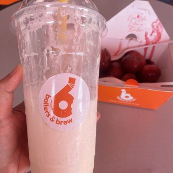 Ballers & Brew - Vanilla Bean smoothie - Desserts Near Me - Burbank, California Ballers & Brew - Vanilla Bean smoothie - Desserts Near Me - Burbank, California