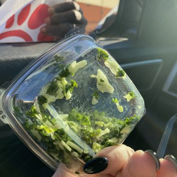 Chick-fil-A - ows a hand holding a container of broccoli - Fast Food Near Me - Hattiesburg, Mississippi Chick-fil-A - ows a hand holding a container of broccoli - Fast Food Near Me - Hattiesburg, Mississippi