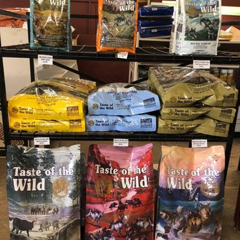 Barlas Feeds - Dog Food - Pet Stores Near Me - Petaluma, California