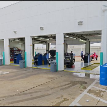 Car Spa - The change oil and do State inspections - Car Wash Near Me - Webster, Texas