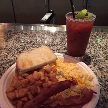Mountain Room Bar - Classic breakfast and Bloody Mary - American Near Me - SeaTac, Washington