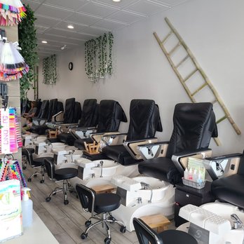 Bamboo Nails & Spa - Pedi side - Nail Salons Near Me - Yuba City, California