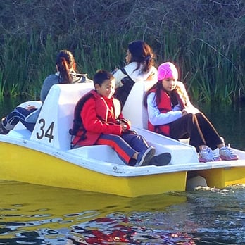 Blue Heron Lake - Family out on a pedal boat - Lakes Near Me - San Francisco, California Blue Heron Lake - Family out on a pedal boat - Lakes Near Me - San Francisco, California