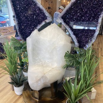 Loving Thyself Rocks - The crystal throne - Spiritual Shop Near Me - Winter Park, Florida