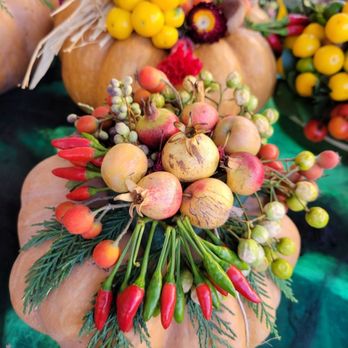 Mercato Campo de' Fiori - Decorated pumpkins - Farmers Market Near Me - Rome, RM Mercato Campo de' Fiori - Decorated pumpkins - Farmers Market Near Me - Rome, RM
