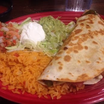 Senor Tequila - Lunch Special: Quesadillas Fajitas (w/chicken), guacamole salad, and rice - Mexican Near Me - Gladstone, Missouri