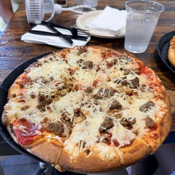 Gina's Pizza - Italian Near Me - Laguna Beach, California Gina's Pizza - Italian Near Me - Laguna Beach, California
