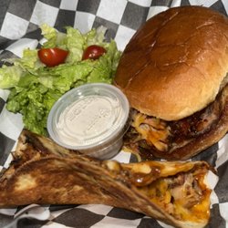 Suzze Grubz - Jerk chicken sandwich &jerk chicken taco combo