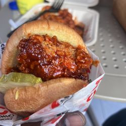 Yumsem Eats - Spicy garlic chicken sandwich