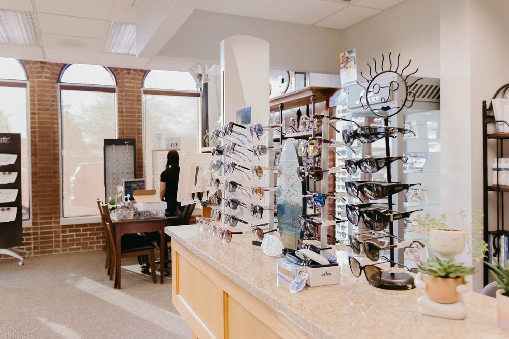 NOBLE EYES & VISION CENTER Updated October 2025 113 W Pioneer Ave