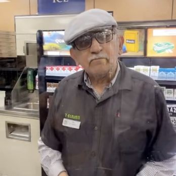7-Eleven - Horrible man that accused me of stealing - Convenience Stores Near Me - Bothell, Washington