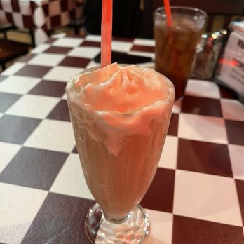 Durty Gurt's - Mounds Milkshake - American Near Me - Galena, Illinois