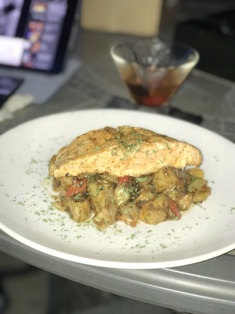 HUMIDOR CIGAR BAR AND LOUNGE Updated June 2024 33 Photos & 46