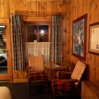 McMenamins Kalama Harbor Lodge - Cute in room seating - Hotels Near Me - Kalama, Washington McMenamins Kalama Harbor Lodge - Cute in room seating - Hotels Near Me - Kalama, Washington