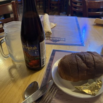 Broken Spur Inn & Steakhouse - Complimentary bread and some local cider! - Steakhouses Near Me - Torrey, Utah Broken Spur Inn & Steakhouse - Complimentary bread and some local cider! - Steakhouses Near Me - Torrey, Utah