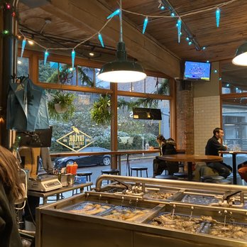 Taylor Shellfish Farms - Restaurant seating - Seafood Near Me - Seattle, Washington Taylor Shellfish Farms - Restaurant seating - Seafood Near Me - Seattle, Washington