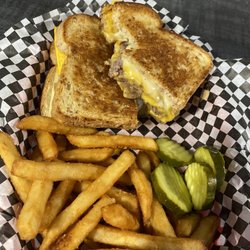 Rusty Nail Bar & Grill - Patty Melt