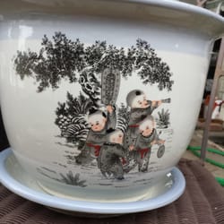 Hand drawn porcelain Chinese planter