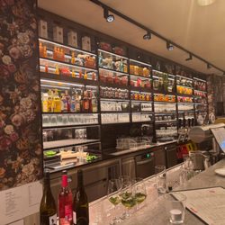 L'Osteria - Great bar area