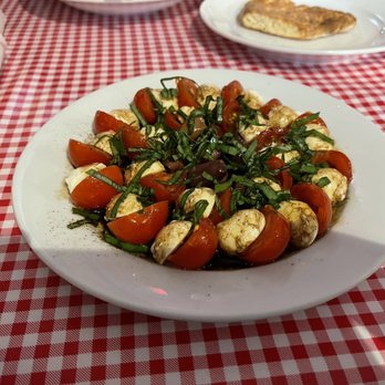 La Siciliana - Caprese salad - Pizza Near Me - Willits, California La Siciliana - Caprese salad - Pizza Near Me - Willits, California
