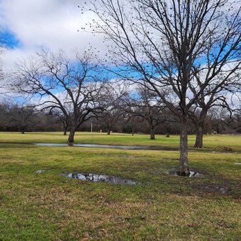 Katherine Rose Memorial Park - There is plenty of green lush grass to run around for a fun filled day - Playgrounds Near Me - Mansfield, Texas Katherine Rose Memorial Park - There is plenty of green lush grass to run around for a fun filled day - Playgrounds Near Me - Mansfield, Texas