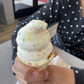 Dairy Queen Grill & Chill - Cake and sprinkle dipped cone - Ice Cream & Frozen Yogurt Near Me - Brush Prairie, Washington