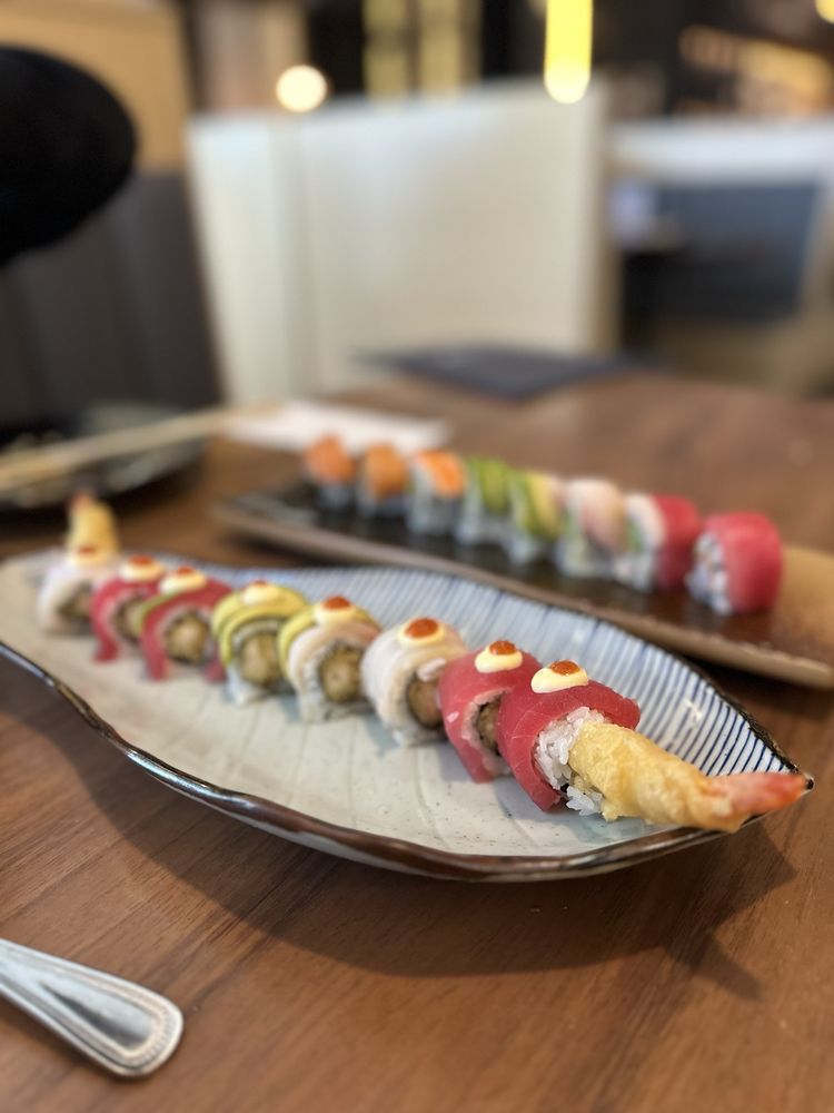 Aki Sushi Asian Fusion Logo