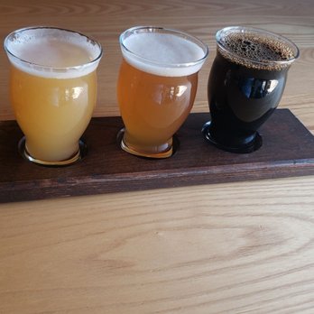 Roaring Table Brewing - Breweries Near Me - Lake Zurich, Illinois