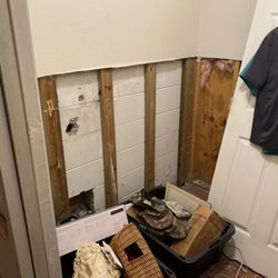 Cities Builder - Tearing out a closet.