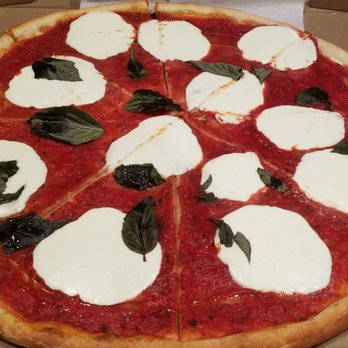 Bracco's Pizza - 18" Margarita Pizza - Pizza Near Me - Bath, Pennsylvania