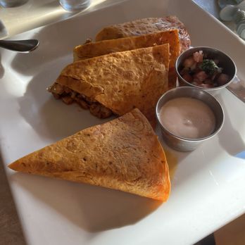 Comomango - Quesadilla - Mexican Near Me - Madison, Connecticut Comomango - Quesadilla - Mexican Near Me - Madison, Connecticut