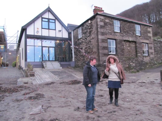 Sam's On The Beach by null